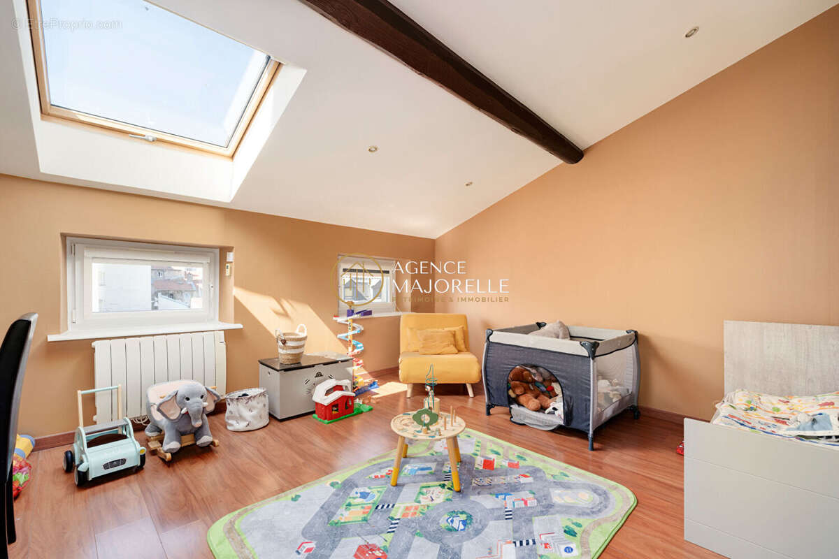 NANCY - Duplex de 154m2 (131 m² Carrez) aux volumes exceptionnels ! - photo 12