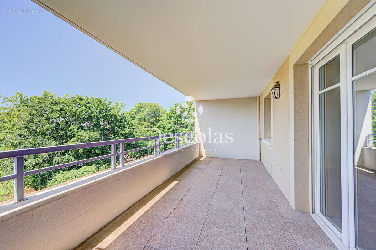SAINT-GERMAIN-EN-LAYE - Appartement avec terrasse 4 pièces - photo 9