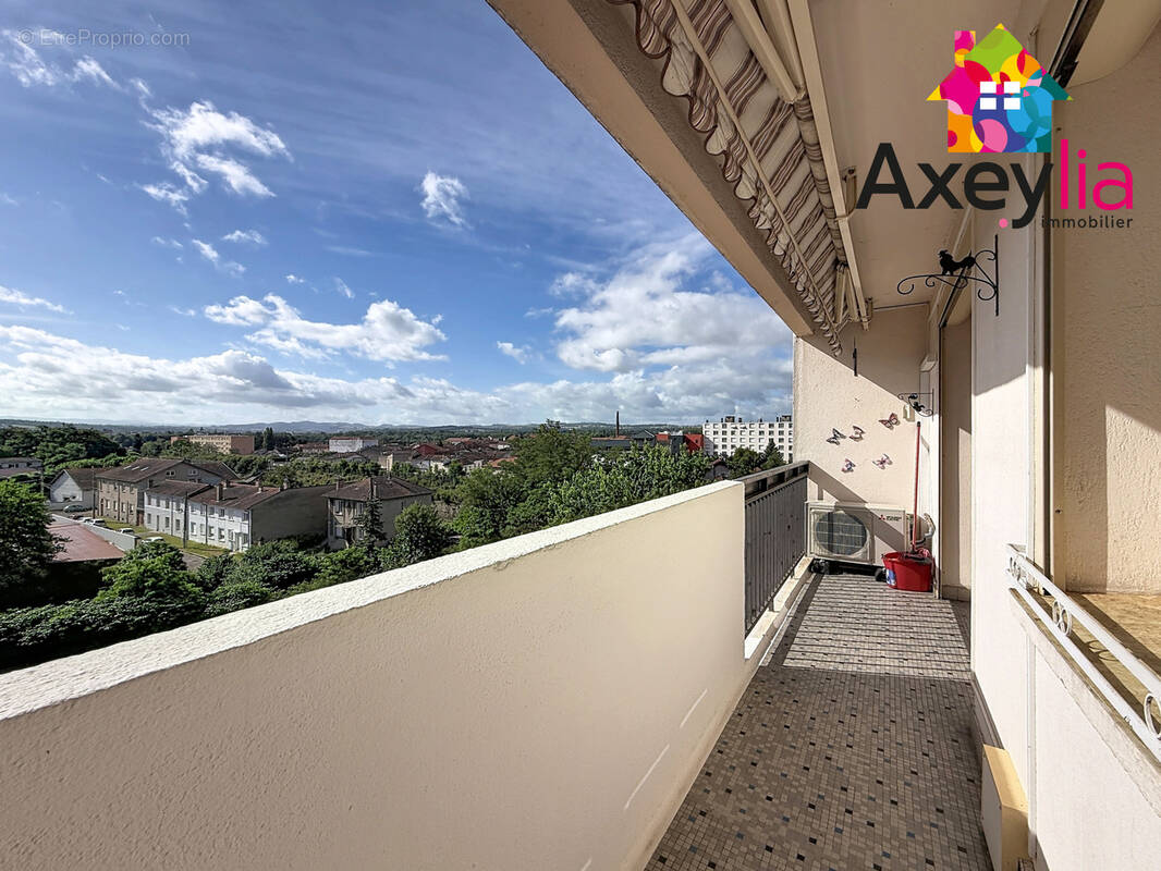 A vendre - roanne centre - appartement t5 avec balcon, box fermé et cave - photo 4