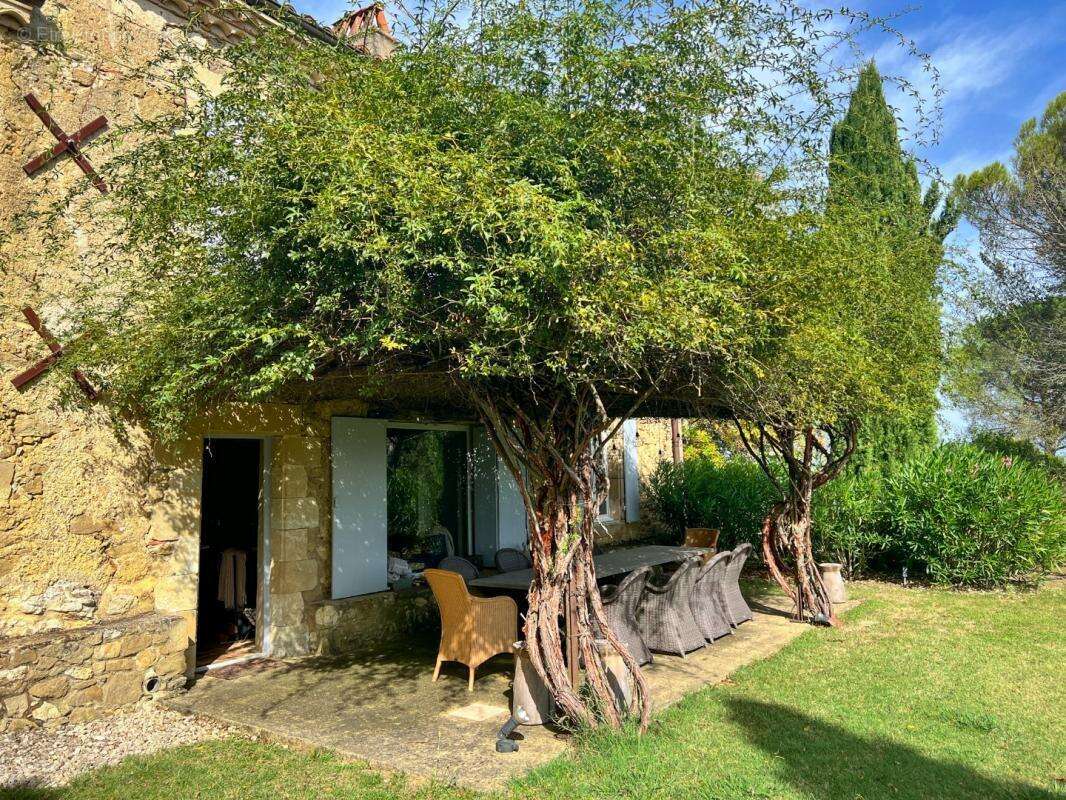 Maison à VIC-FEZENSAC