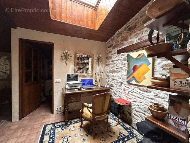 Maison 160 m² à Montredon-Labessonnie  - photo 4