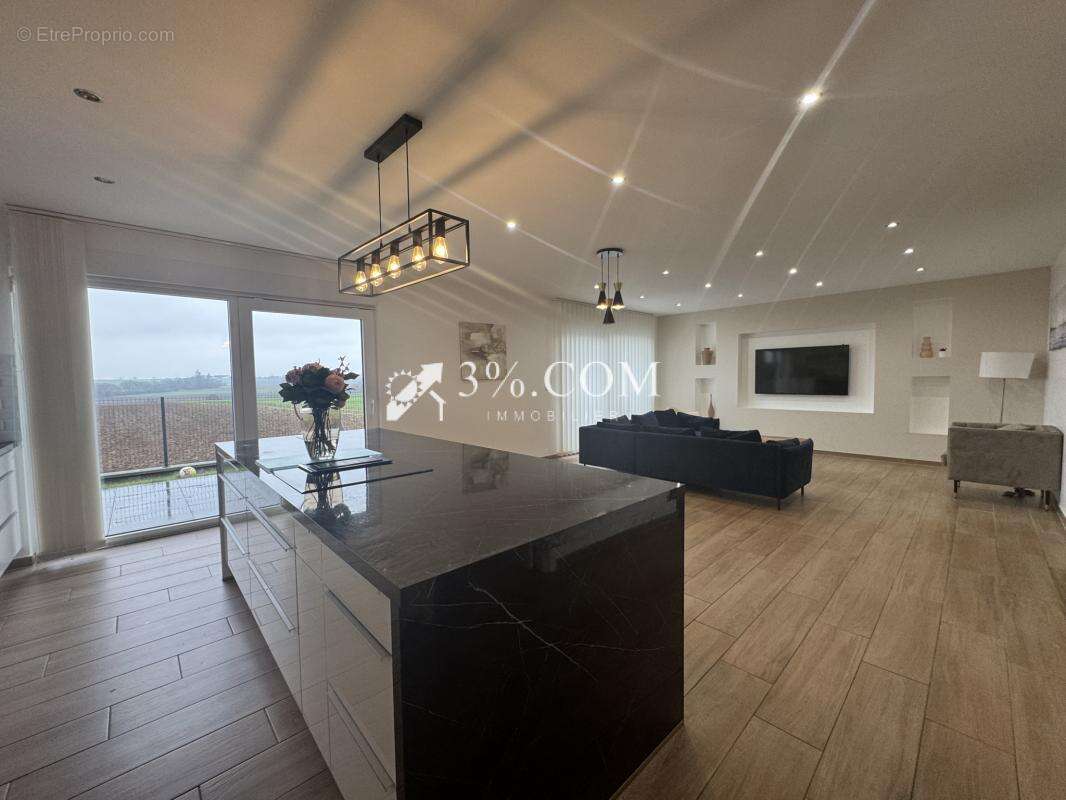 3%COM Belle maison d'architecte  4 chambres et 2 salles de b - photo 2