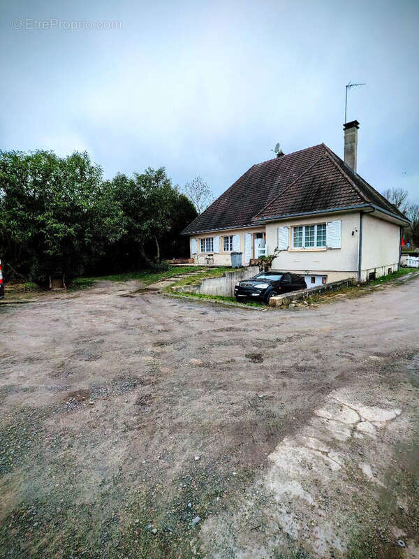 Maison à BRUYERES-ET-MONTBERAULT