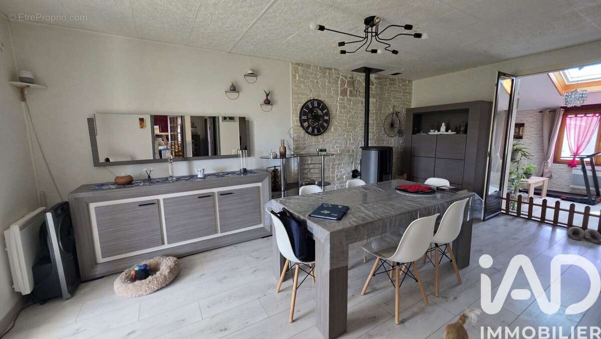 Maison 114 m² à Chambon-La-Foret  - photo 4