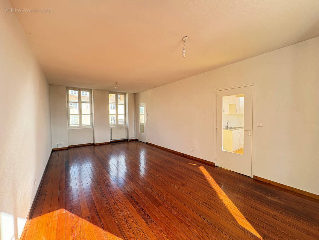 Appartement à CHARLIEU