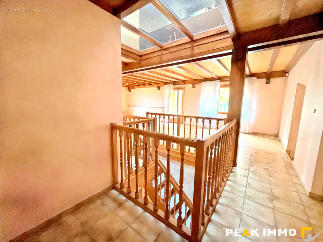 Maison de village - 185 m2 - Magland - photo 4
