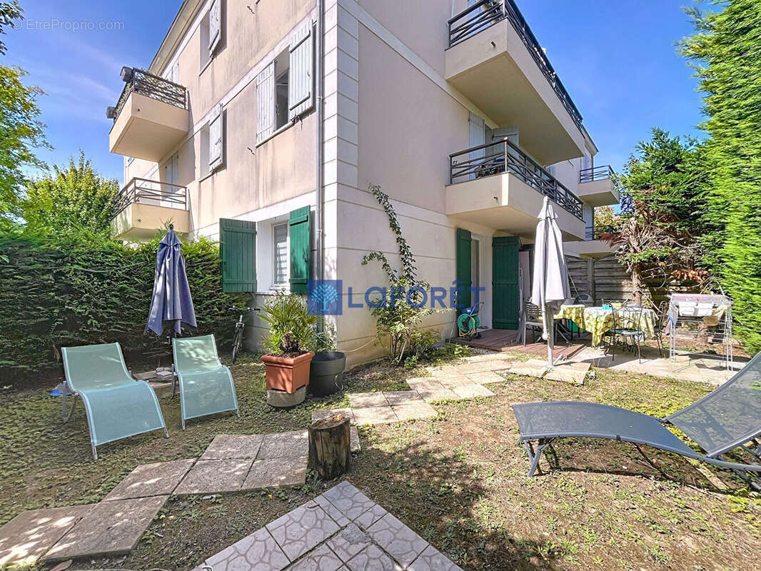 Appartement à SAVIGNY-LE-TEMPLE
