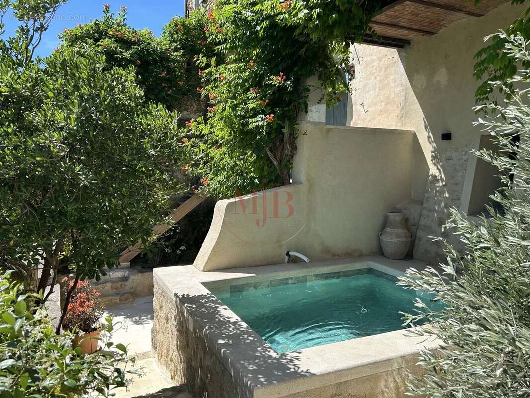 Maison à CADENET