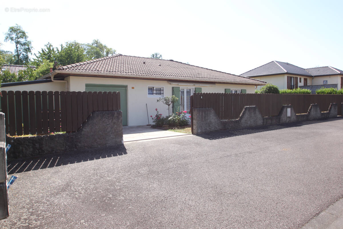 Maison à CUVRY