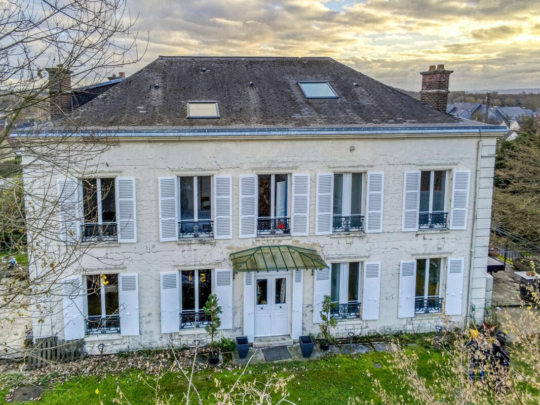 Maison 500 m² à Saint-Leu-D'esserent  - photo 2