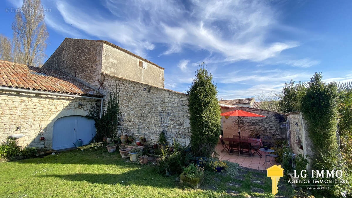 Maison à BOUTENAC-TOUVENT