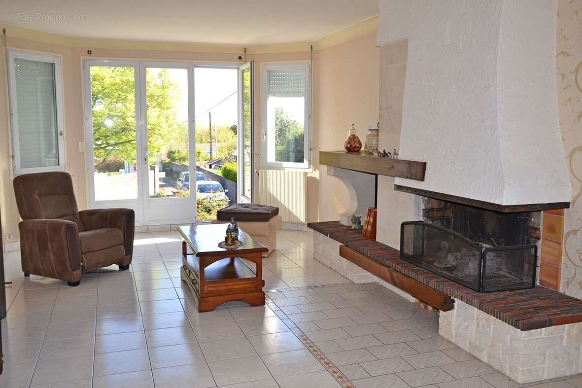 LA VARENNE Bourg / Maison 127m² + grand sous sol + jardin - photo 4