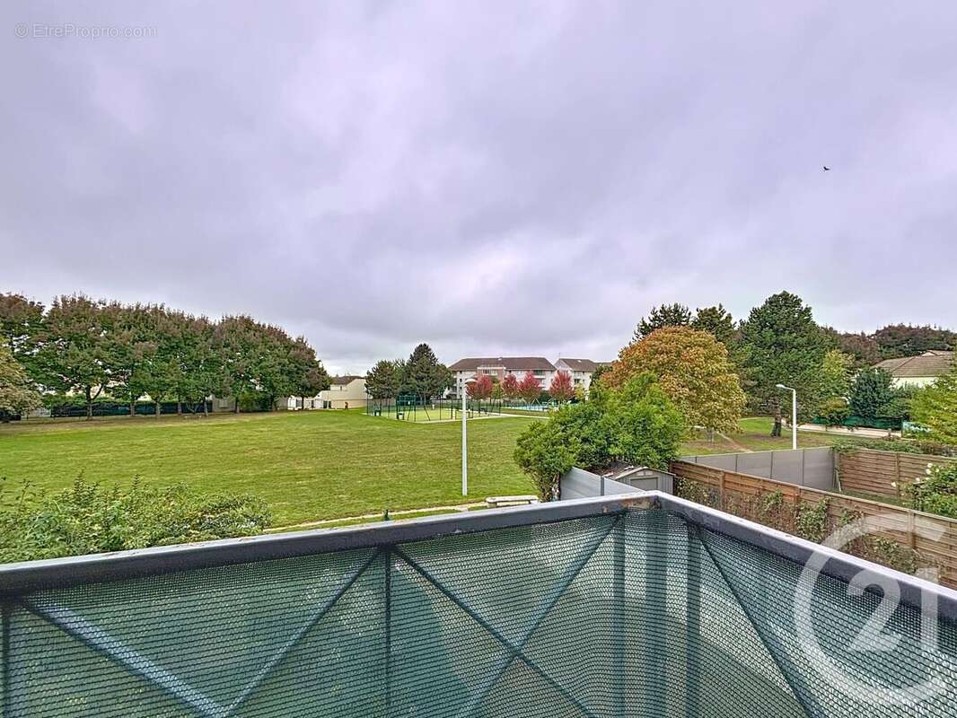 Appartement à MOISSY-CRAMAYEL