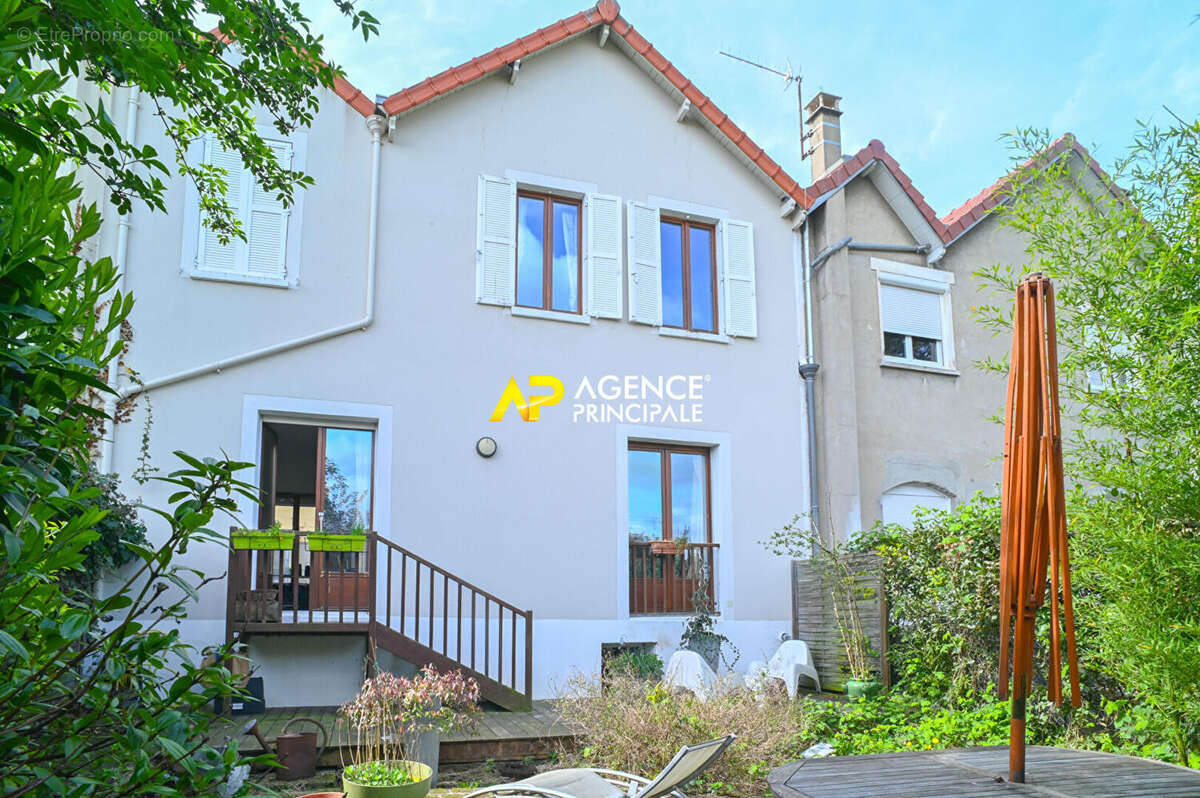 Maison à SARTROUVILLE