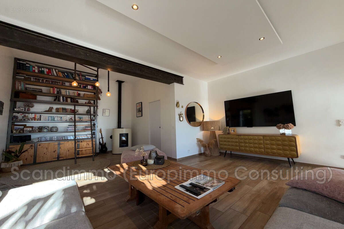 Maison à CARQUEIRANNE