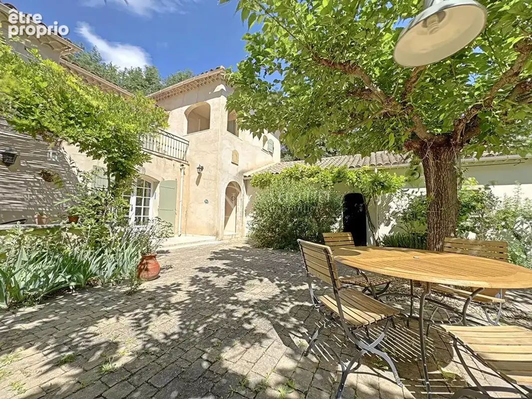 Cadenet - Maison de charme avec piscine  - cadre paisible et privilégié - photo 2