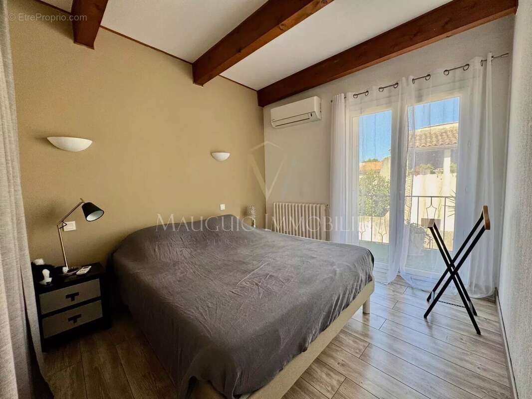 Maison à MAUGUIO