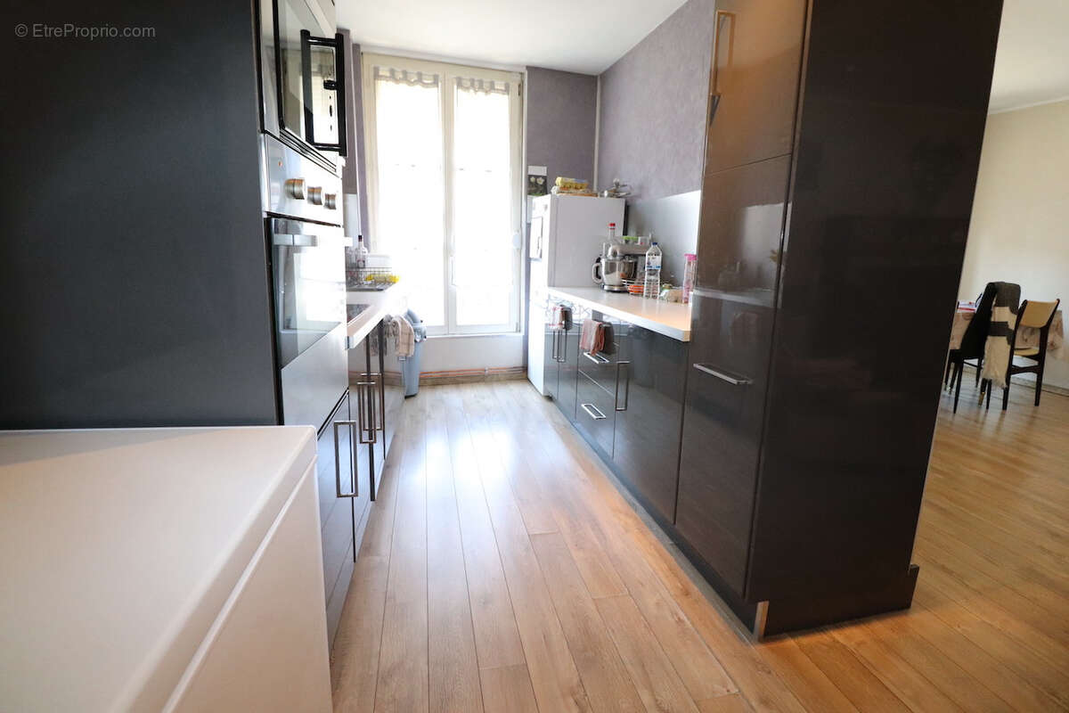Appartement à VIC-SUR-SEILLE