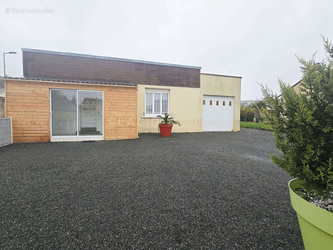 Maison à LOUE