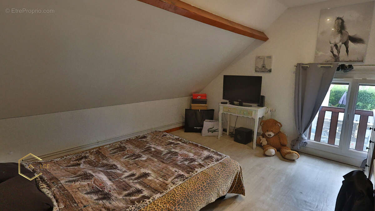 Maison à SAINTRY-SUR-SEINE