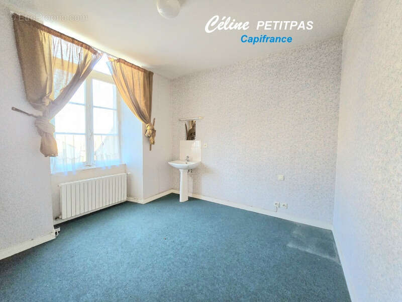 Maison à MONTFORT-SUR-MEU