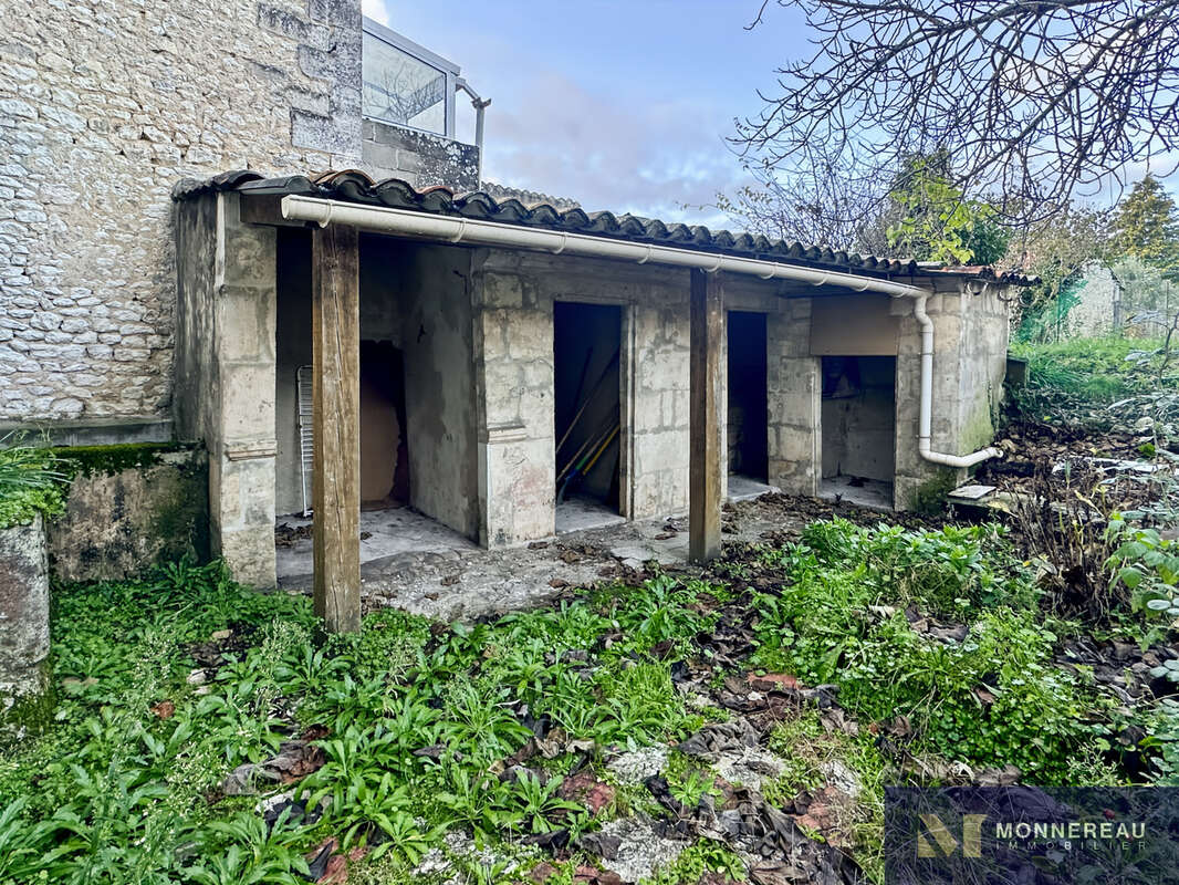 Maison à BARBEZIEUX-SAINT-HILAIRE