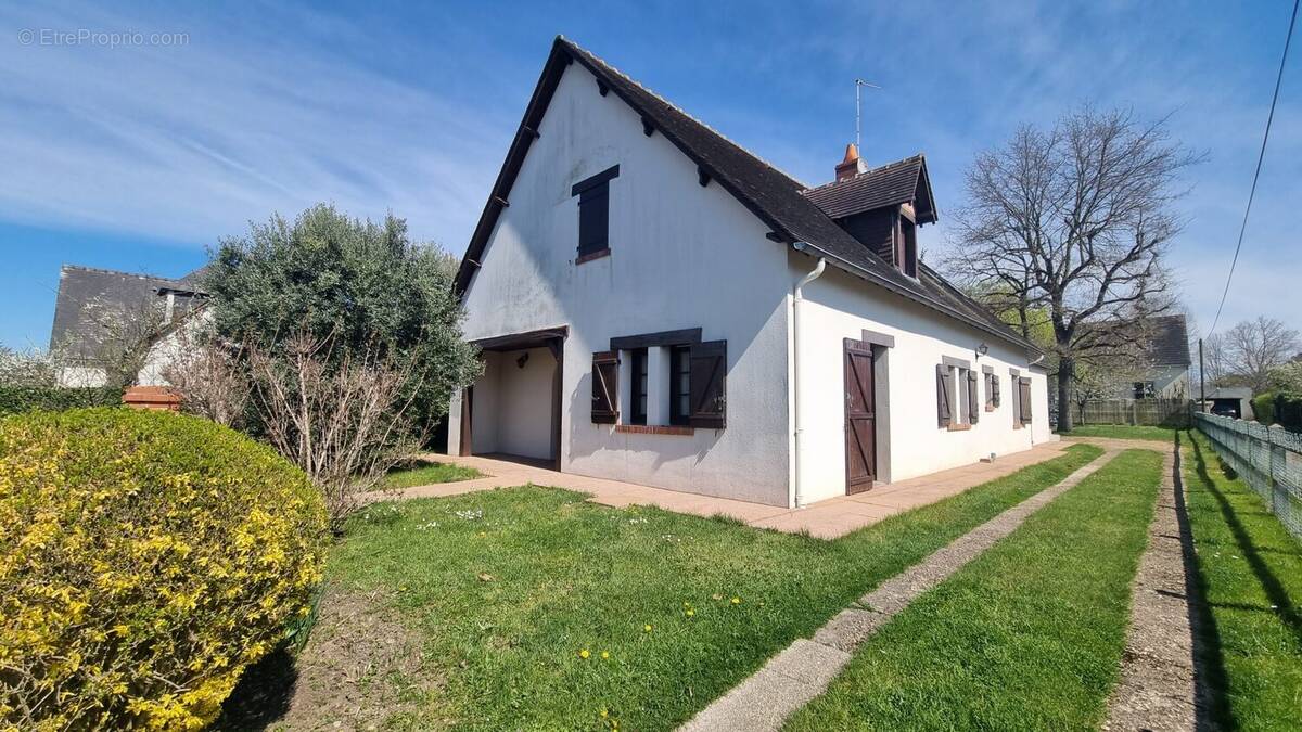 VUE EXTERIEURE - Maison à SAINT-AVERTIN