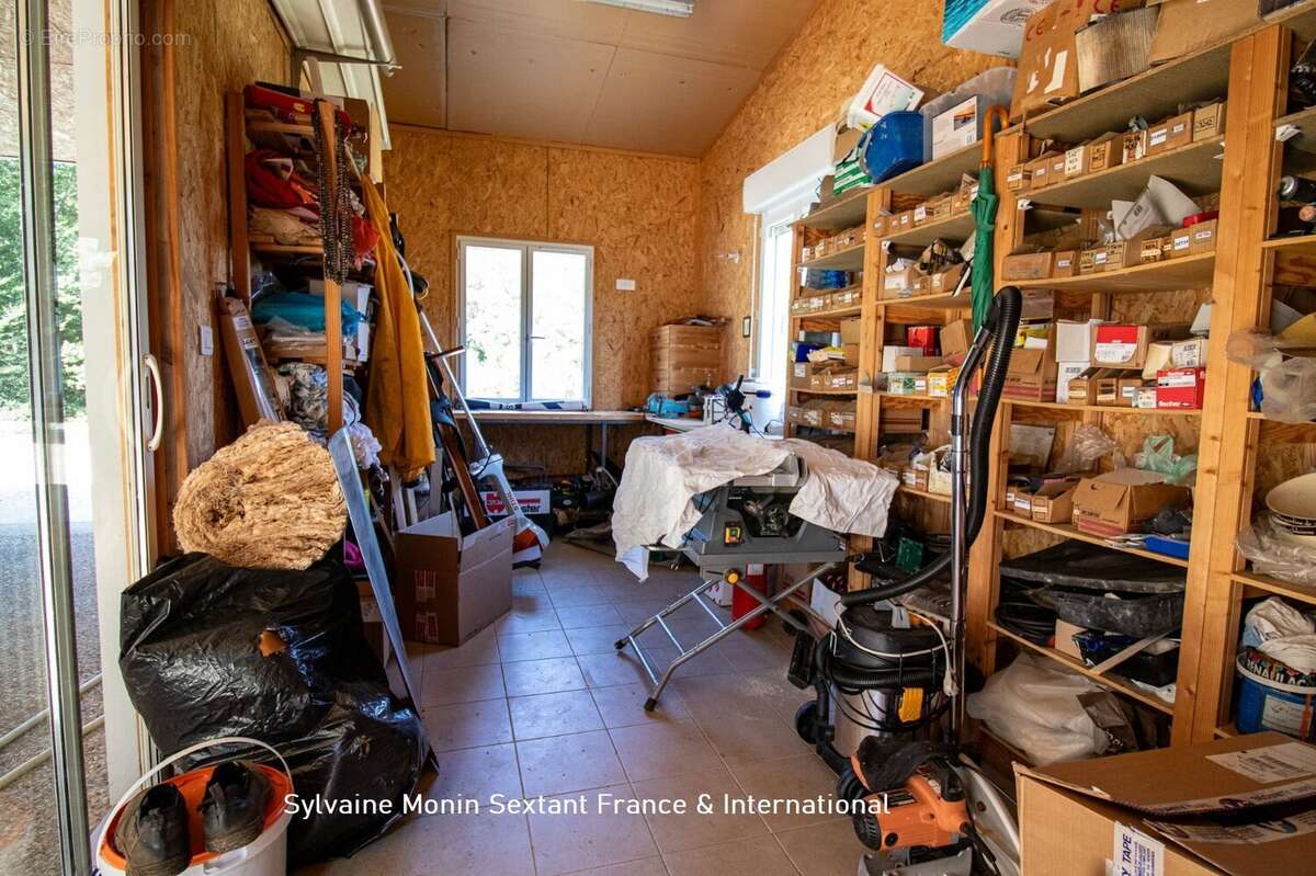Maison rénovée tout confort avec logement indépendant, terrain clos et espace piscine - photo 19