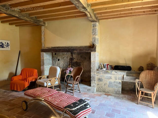 Maison à MONCRABEAU