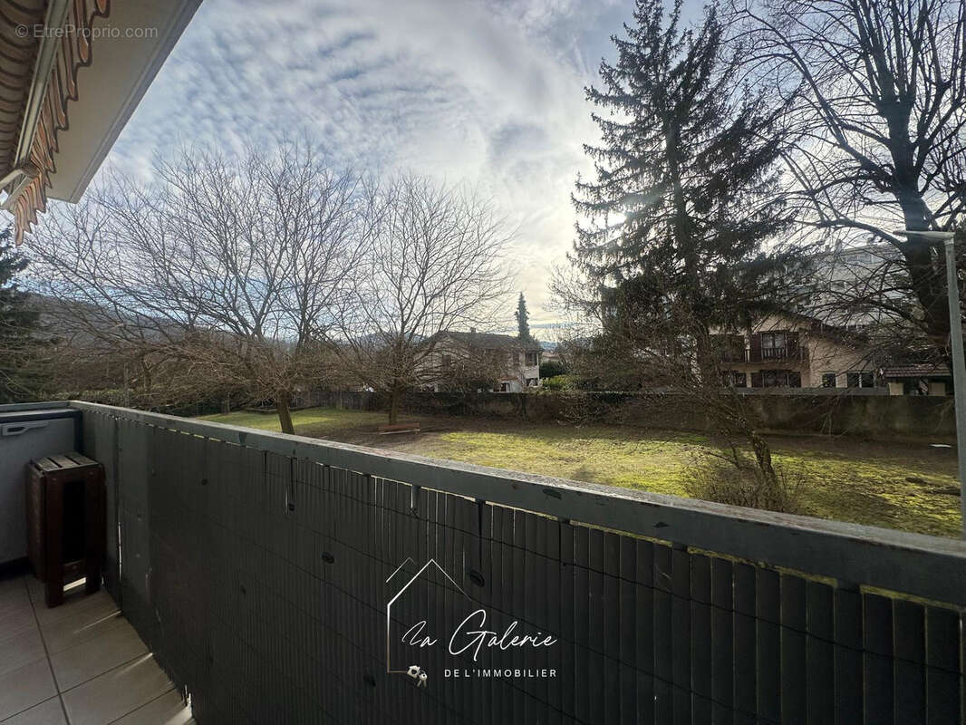 Appartement à SAINT-MARTIN-D'HERES