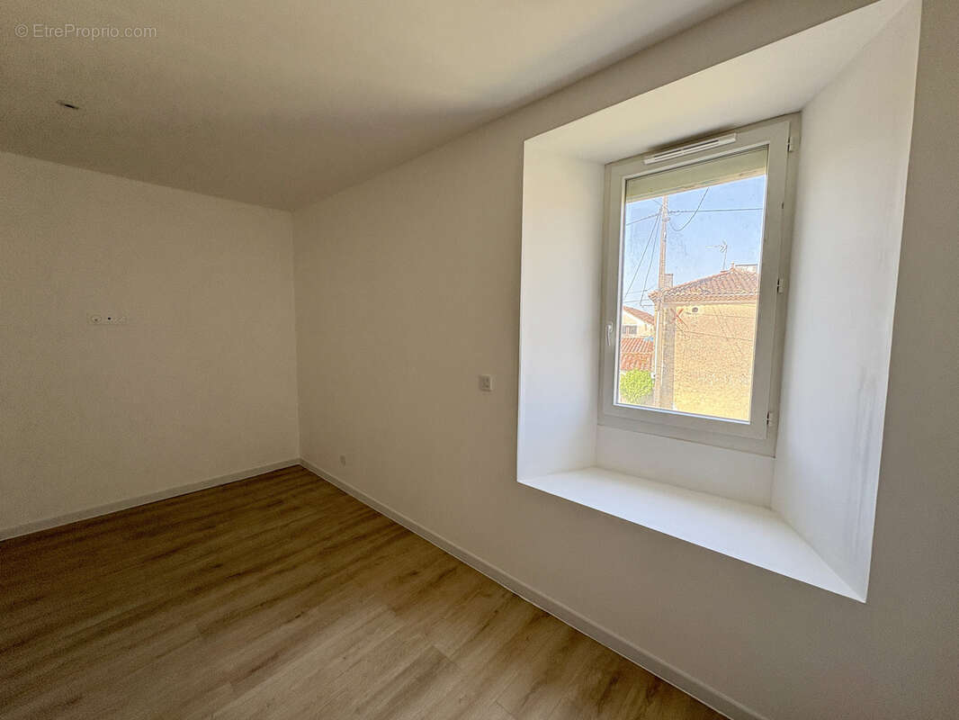 Maison à PUJOLS-SUR-CIRON