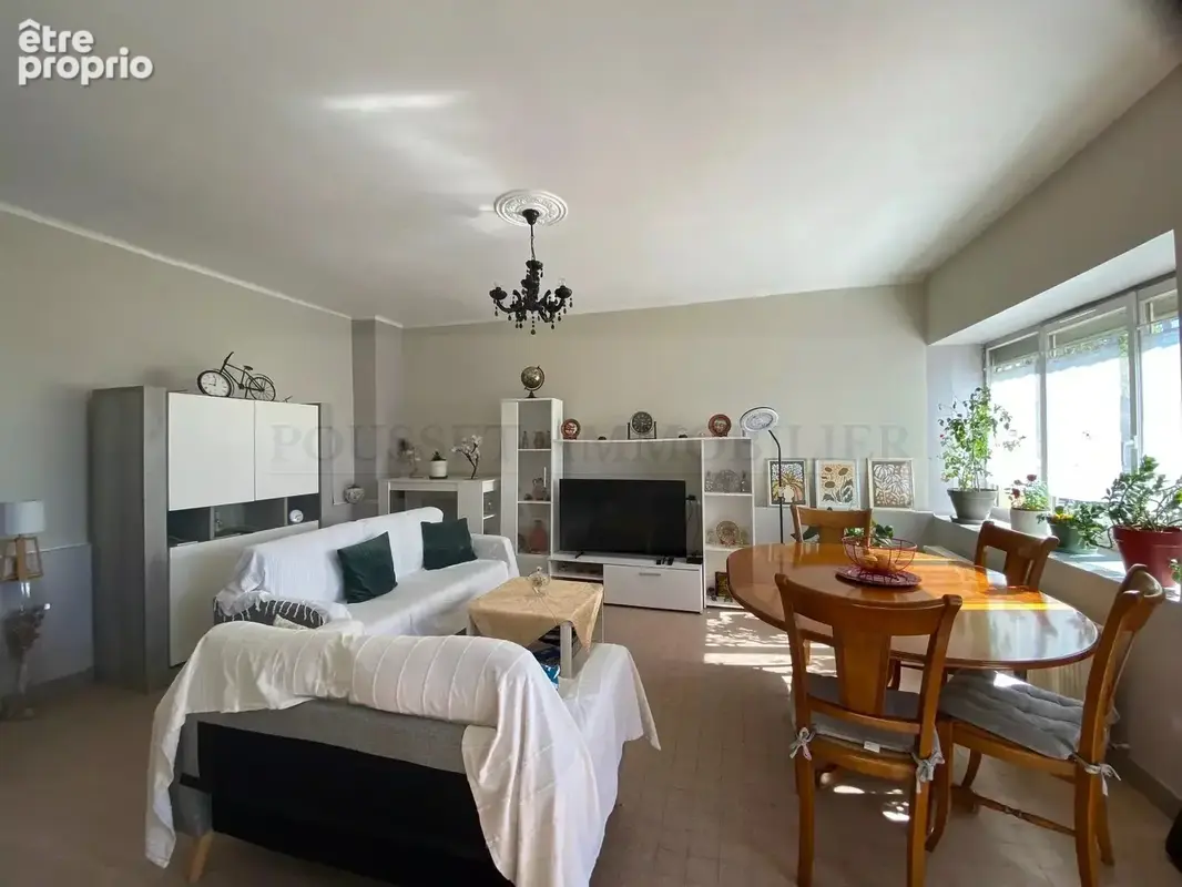 Jolie maison de bourg en pierre de 76,41 m² avec garage et terrasse qui offre une superbe vue panoramique sur la vallée. - photo 3