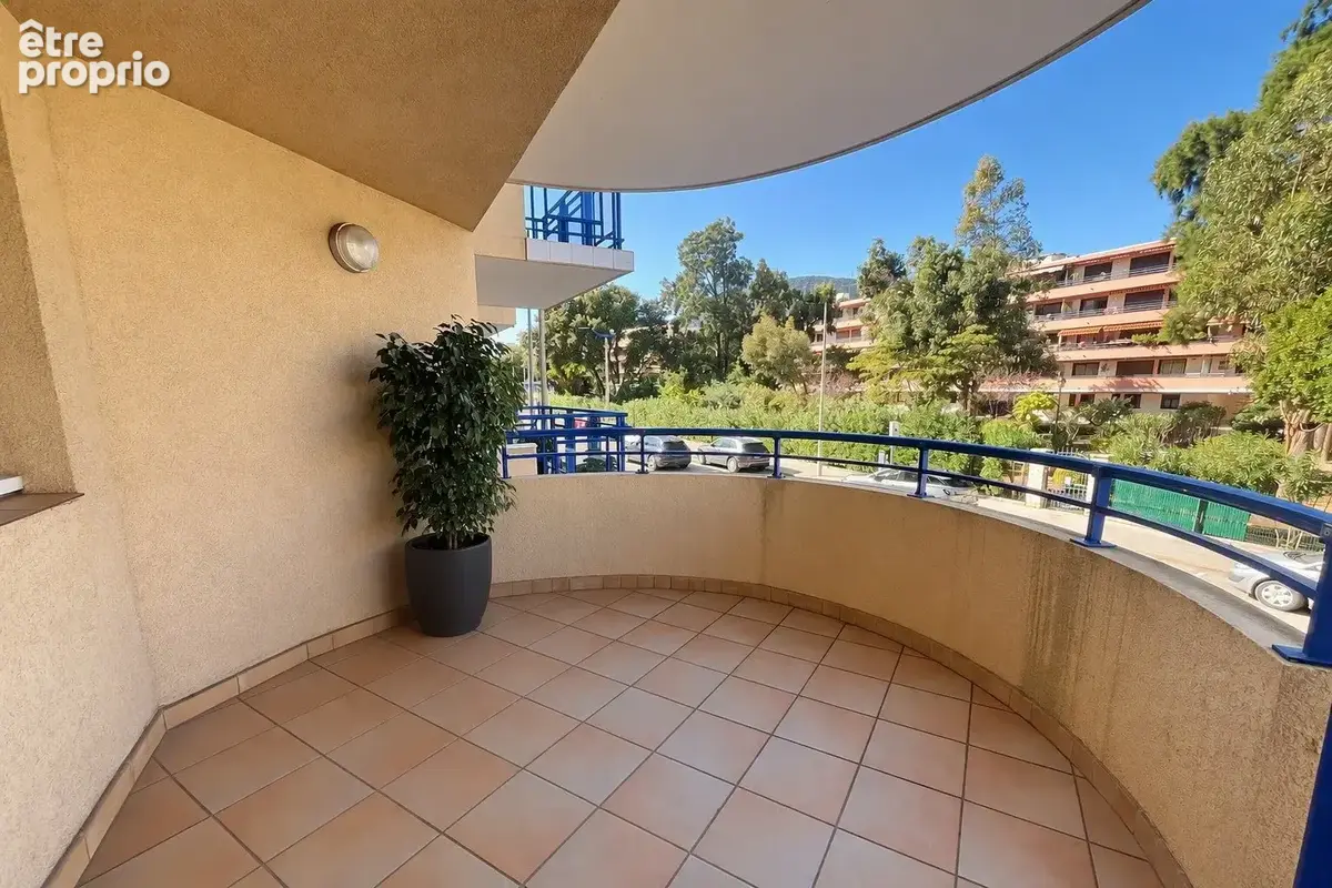 Photo Appartement à Cavalaire-Sur-Mer au prix de 159 000€