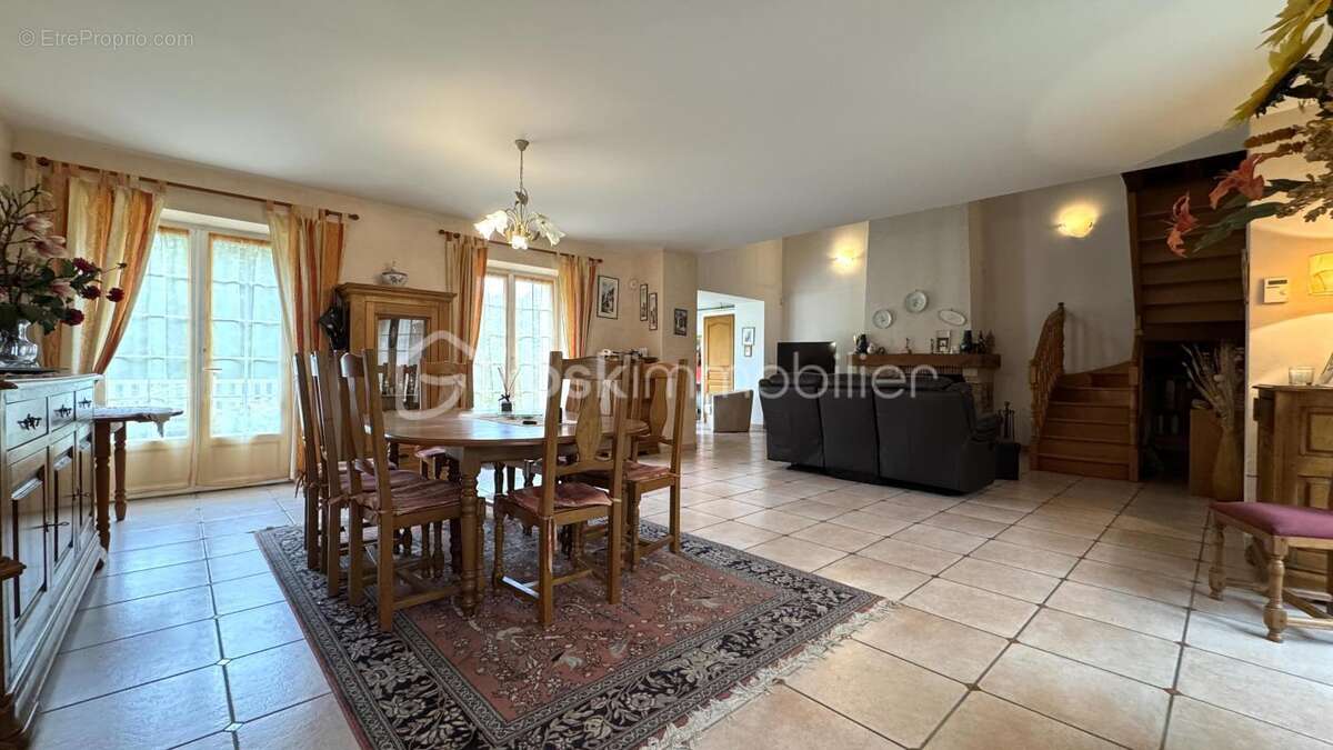 Maison à GERMIGNY-L&#039;EVEQUE