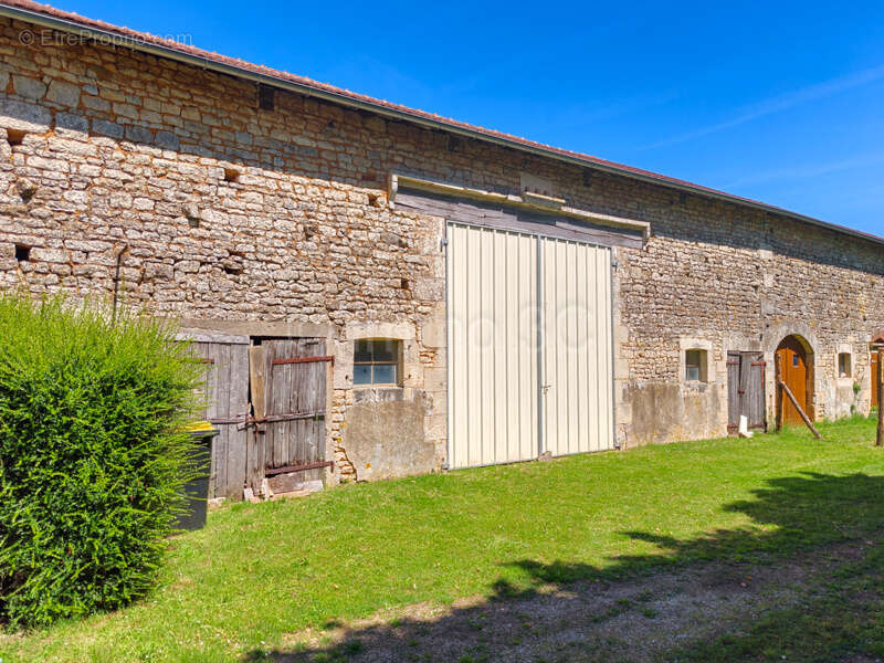 Maison à RUFFEC