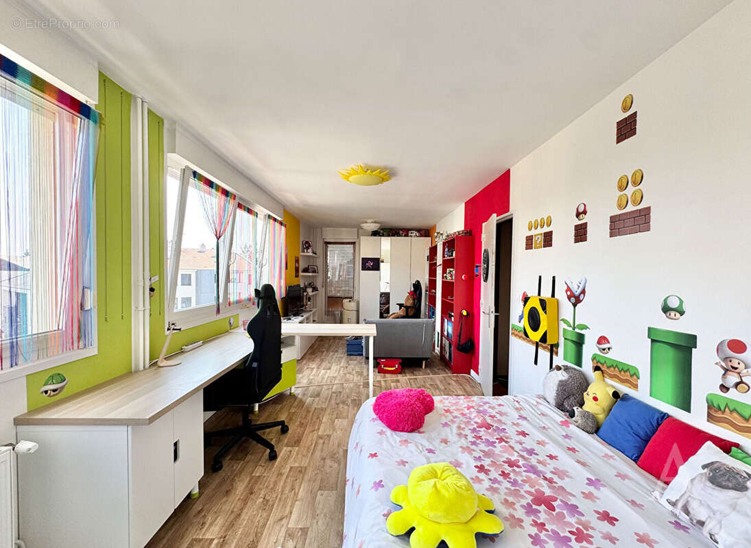 COUP DE COEUR sur ce spacieux T5 avec garage, ascenseur et grand balcon ! Proche centre ville - photo 12
