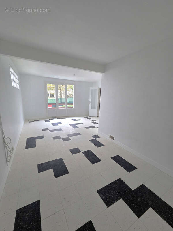 Maison à SAVIGNY-SUR-ORGE