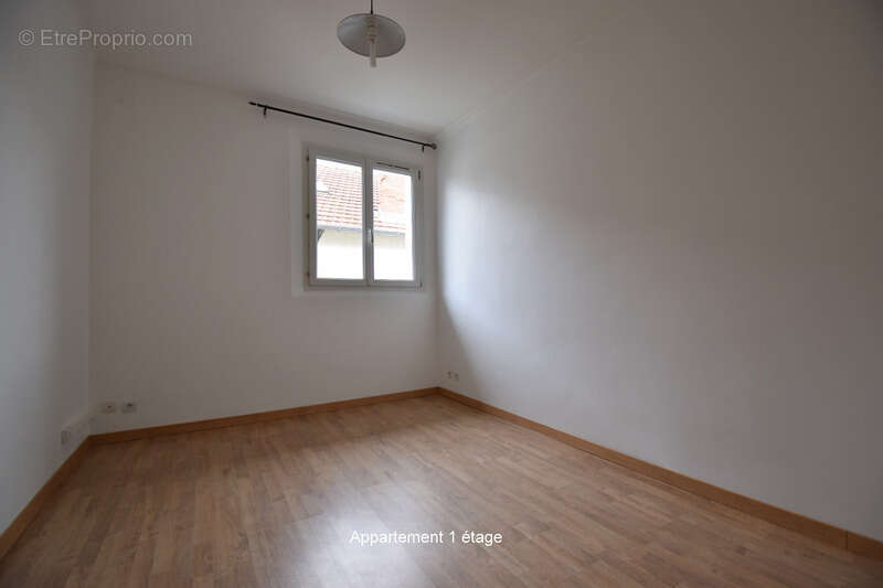 Maison à SAINT-DENIS-LES-BOURG