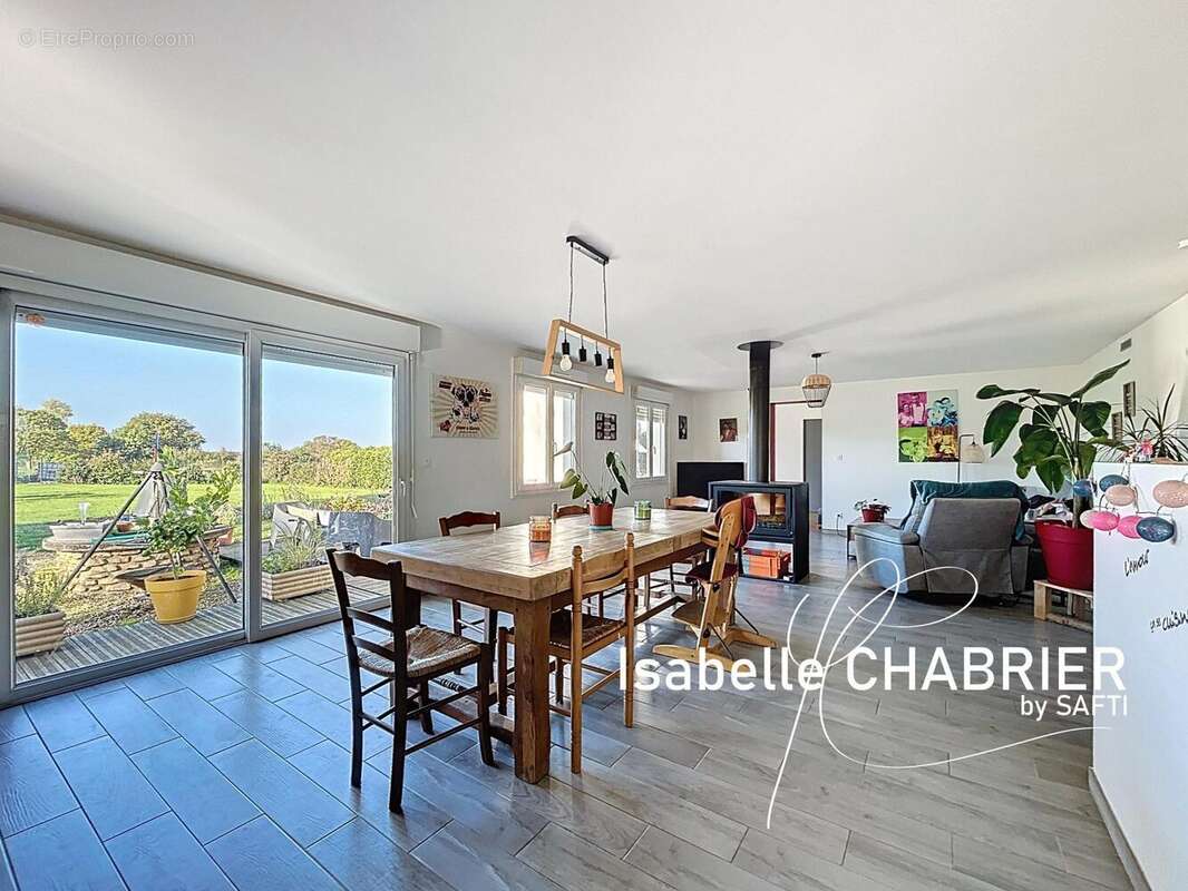 Photo 3 - Maison à LEZIGNE