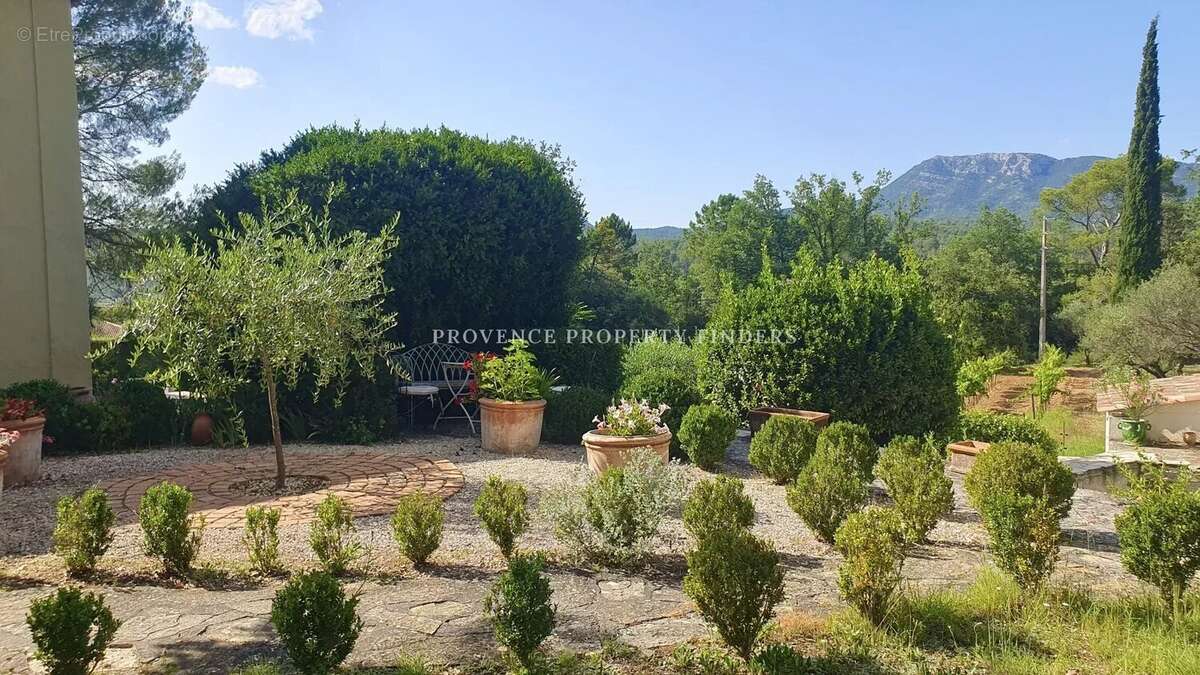 Maison à CORRENS