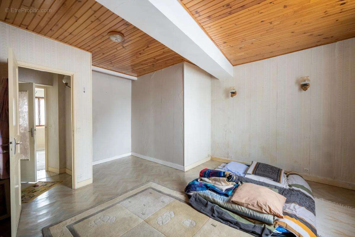 Maison ancienne 5 pièces avec grand terrain loué - photo 12