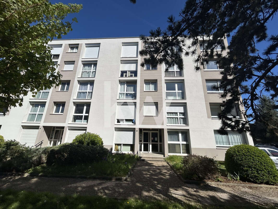 Appartement à SAINT-JEAN-DE-LA-RUELLE