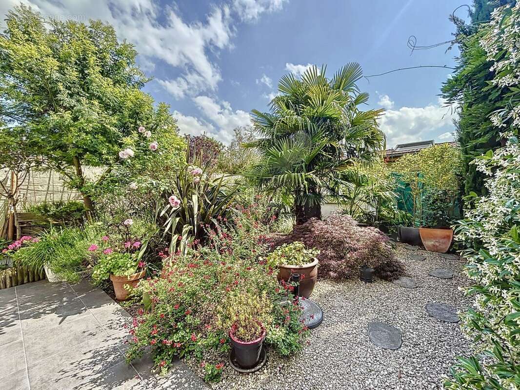 Maison à SAINT-MAUR-DES-FOSSES