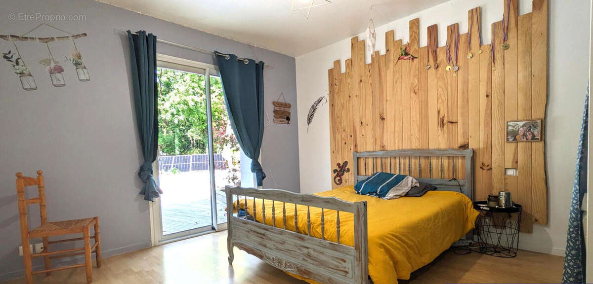 chambre - Maison à MAINE-DE-BOIXE