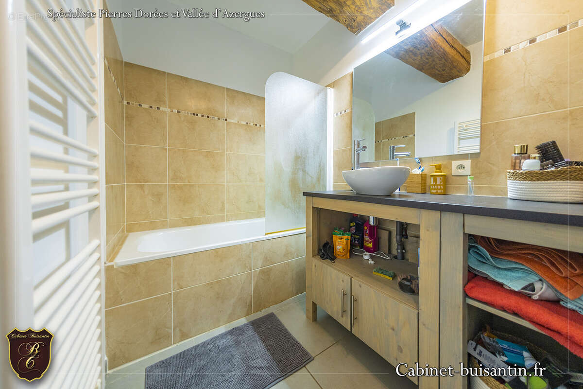 Appartement à VILLE-SUR-JARNIOUX