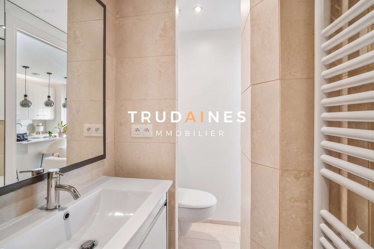 Appartement à PARIS-17E