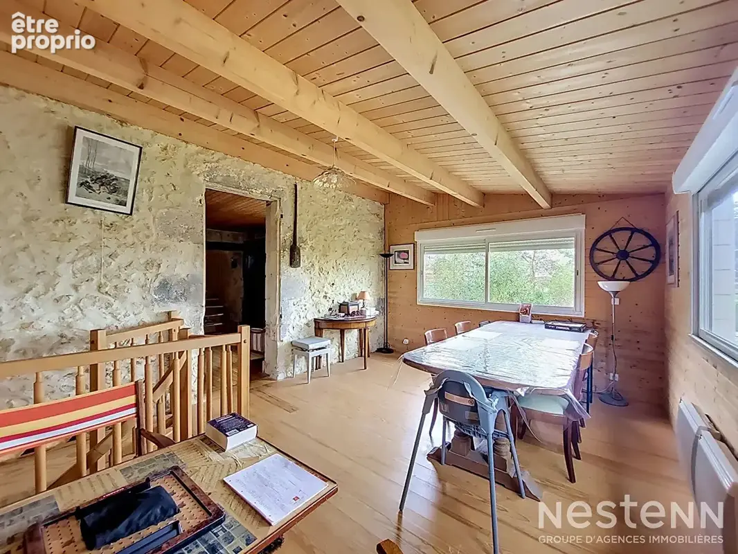 A Vendre Maison de ville en pierre de 136 m² avec jardin au coeur de Gondrin - photo 3