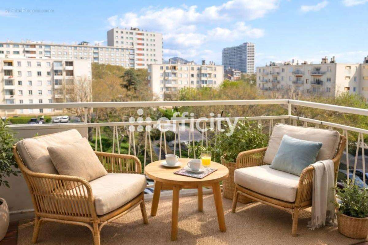 Appartement à MARSEILLE-8E