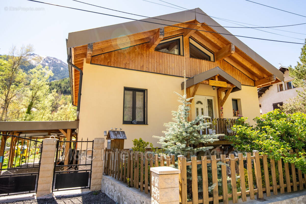 Maison à SAINT-ETIENNE-DE-TINEE