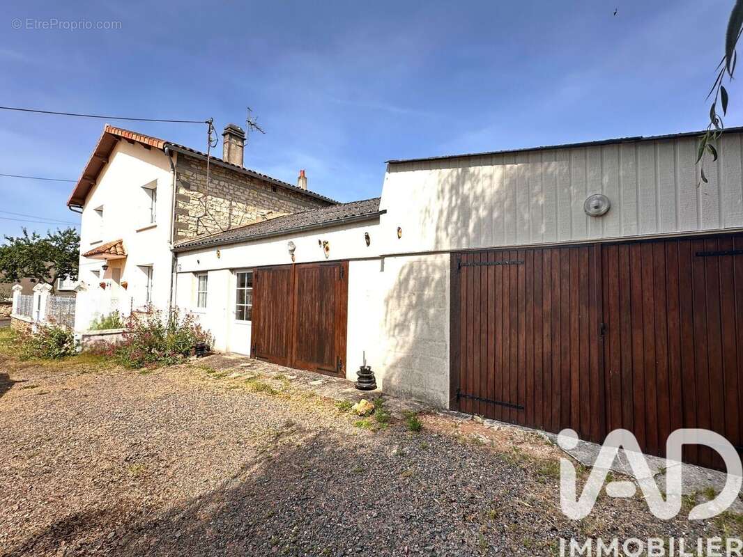 Maison 159 m² à Maire-Levescault  - photo 3